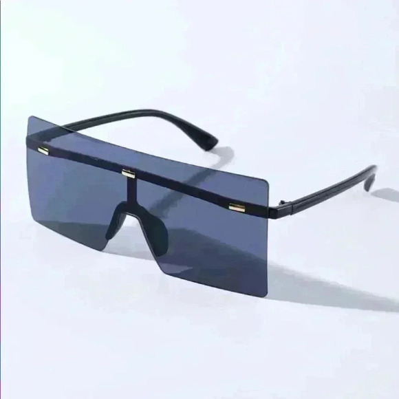 Accessories - Black Square Shades